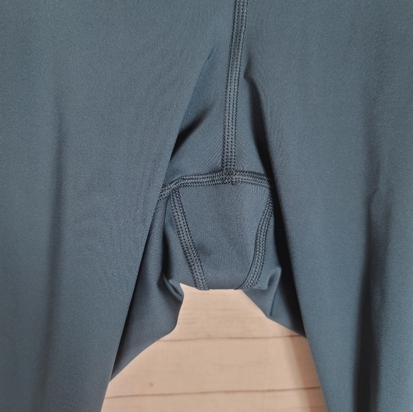 ATHLETA ACCELERATE CROP LEGGINGS IN TEAL GREEN, SZ XL - Picture 5 of 11